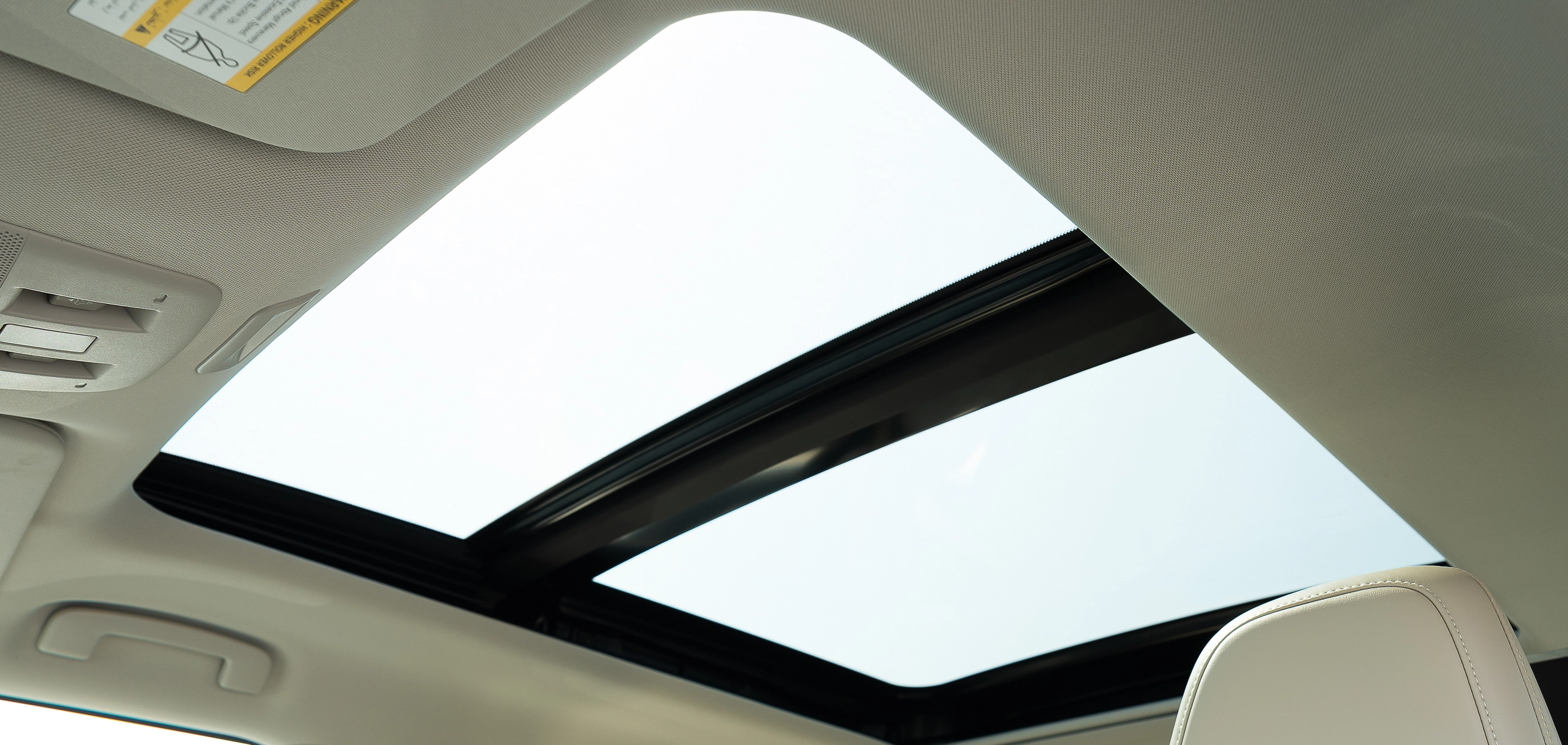 PANORAMIC SUNROOF